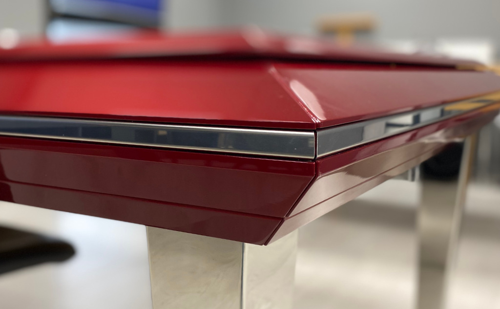 gros plan sur l'angle du billard Quartz rouge